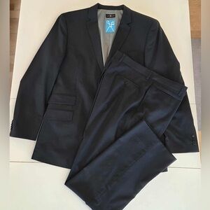 Marc Ecko well hung 2-piece men's navy suit, size 44L, 36x34